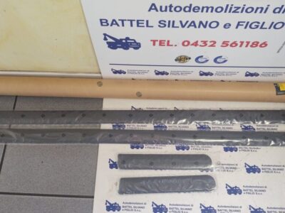 KIT MODANATURE ESTERNE ADESIVE RENAUTL TWINGO 1993 - 2007 COD. 7701410063 - USATO