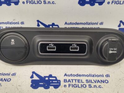 PULSANTE ESP - PRESA USB E ACCENSDISIGARI FIAT 500L COD. 735643737 - 07357160900 - USATO
