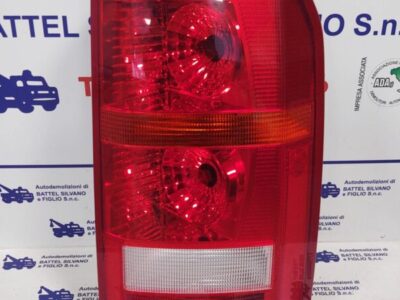 FANALE POSTERIORE DESTRO LAND ROVER DISCOVERY III 2005 - 2009 - USATO